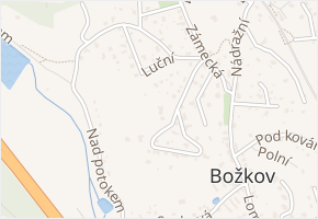 V pěšinách v obci Mnichovice - mapa ulice