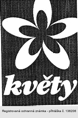 květy