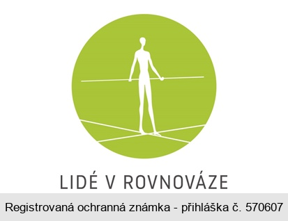 LIDÉ V ROVNOVÁZE