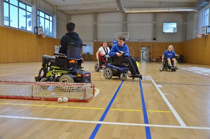 Powerchair Hockey (fotografie: E. Kriegerov)