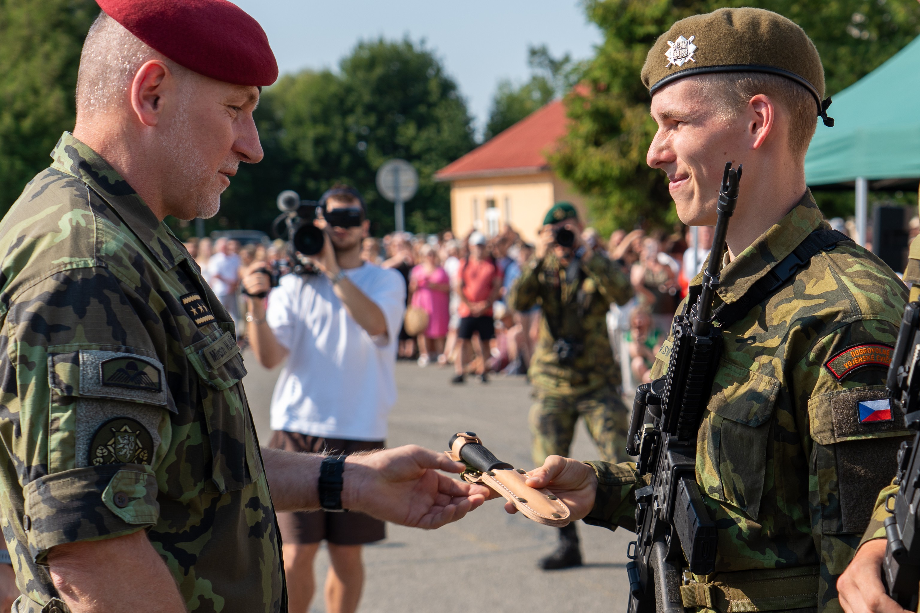 Genpor. Miroslav Hlav�� ocenil nejlep�� ��astn�ky DVC