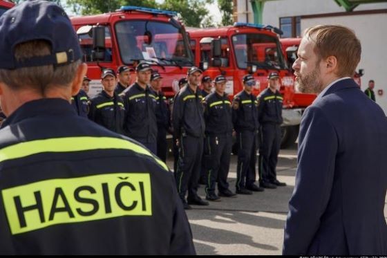 Ministr zahrani se leny CZERT ped cestou do ecka