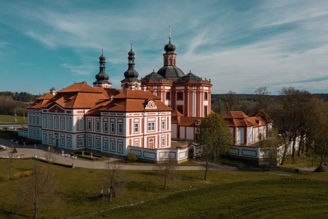 Marinsk Tnice  dostavba vchodnho ambitu (zdroj: www.stavbarokupk.cz)