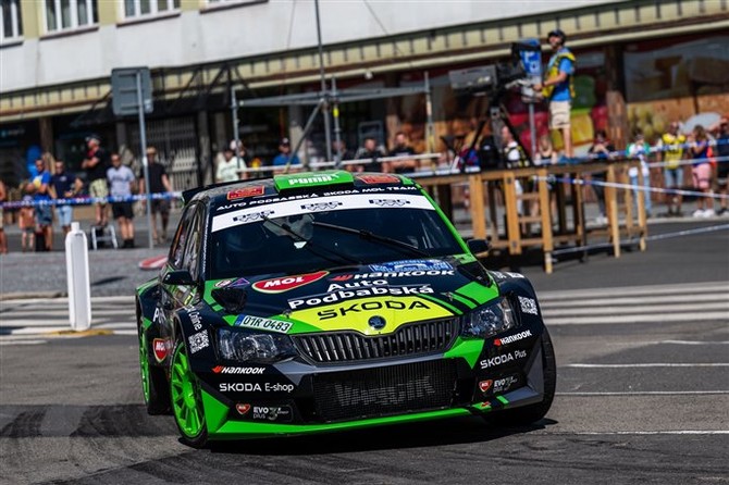 Rally Bohemia vyhrla posdka Dominik Sttesk a Ji Hovorka.