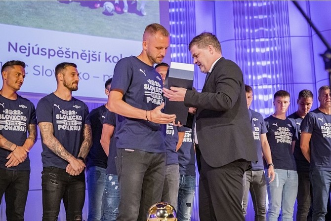 Sportovcem Zlnskho kraje roku 2021 je stoln tenistka Hana Matelov, nejspnjm kolektivem fotbalist Slovcka