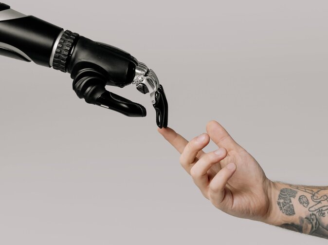 AI a propou�t�n�: Technologick� revoluce, nebo mana�ersk� experiment?
