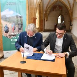 Martin Hrdlika, pedseda spolku SVAT LUDMILA, z. s. a Frantiek Tal, 1. nmstek hejtmana Jihoeskho kraje. 