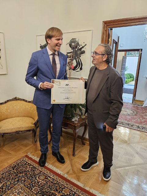 Ministr Vojt�ch obdr�el cenu Asociace pro vz�cn� nemoci