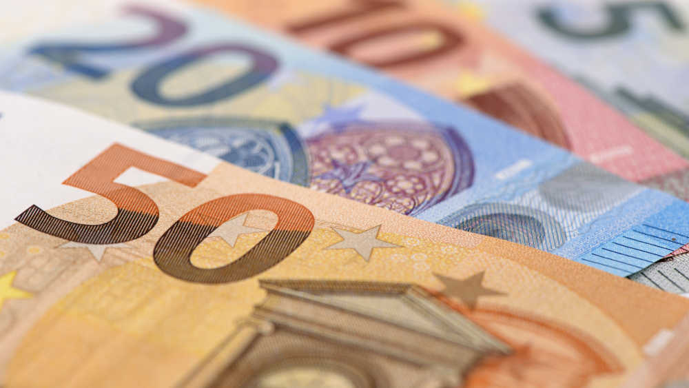 Euro area government deficit at 2.9% and EU at 3.1% of GDP