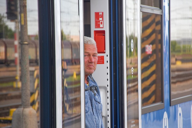 Na kolejch v Krlovhradeckm kraji se pedstavil prvn vlak na vodkov pohon