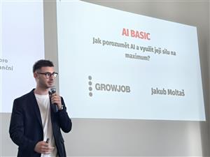 Lektor Jakub Molta�, p�edn�ka AI