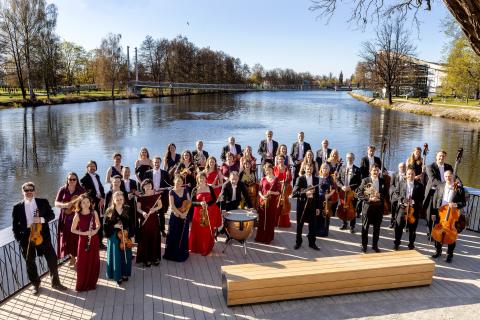 Jiho�esk� filharmonie p�edstavuje 46. koncertn� sez�nu. V hlavn�ch rol�ch Beethoven, Rachmaninov, Kate�ina Kn��kov� i sv�tov� hv�zda Judith Hill.
