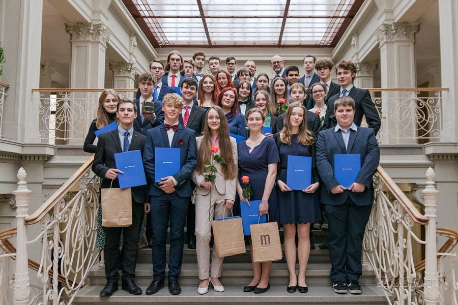 
                                Ocenn studenti. FOTO: archiv Gymnzia Blansko
                                    