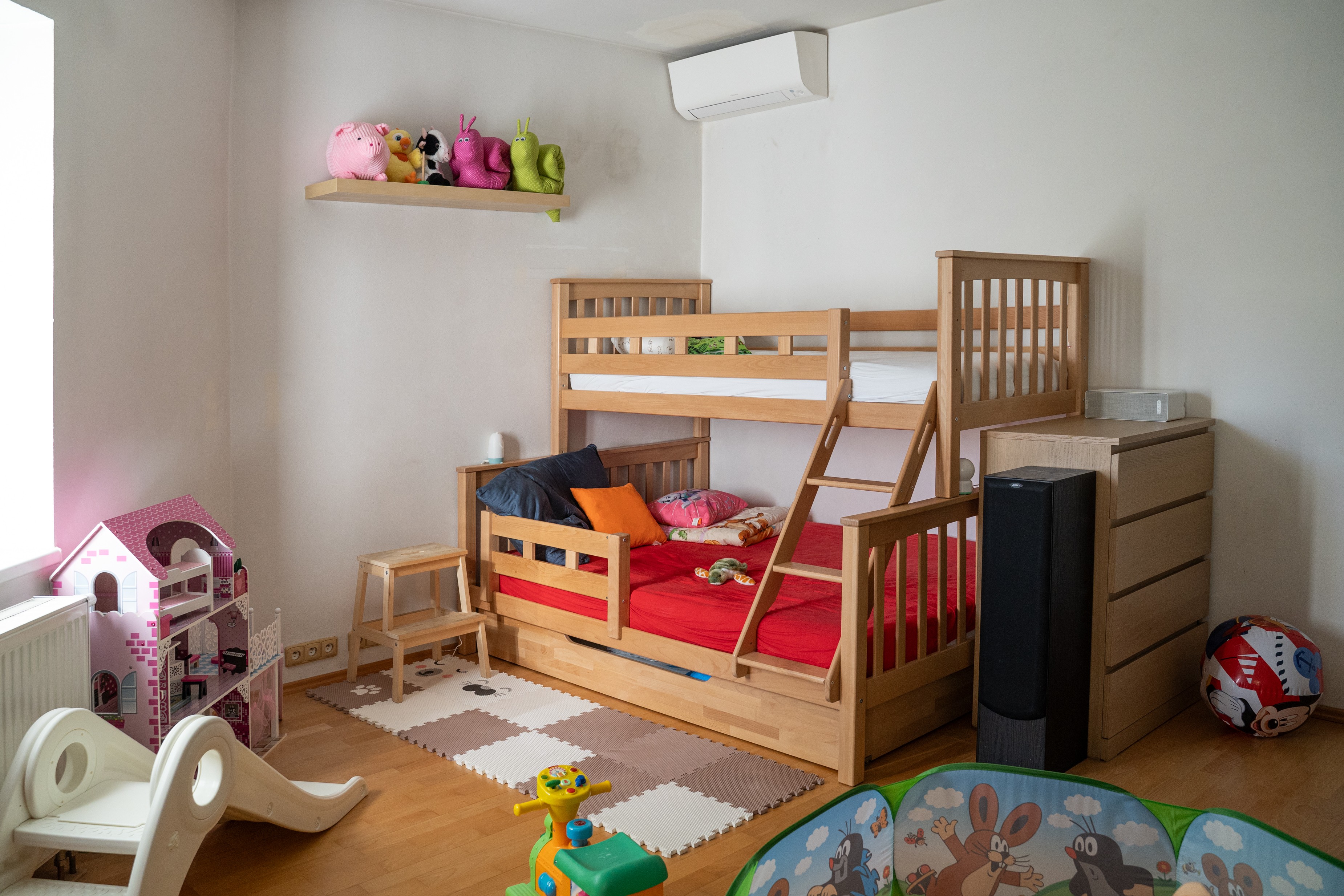 dětský pokoj před proměnou