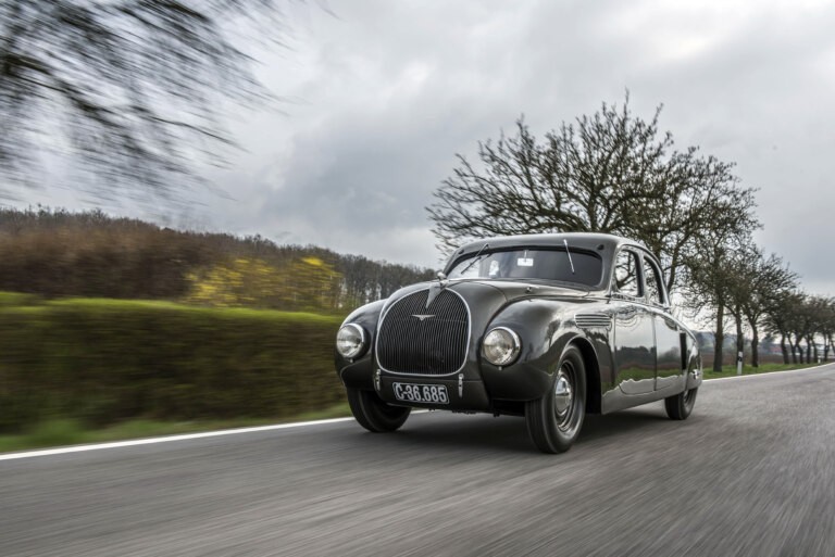 1935: Nestrnouc proudnicov elegn koda 935 Dynamic