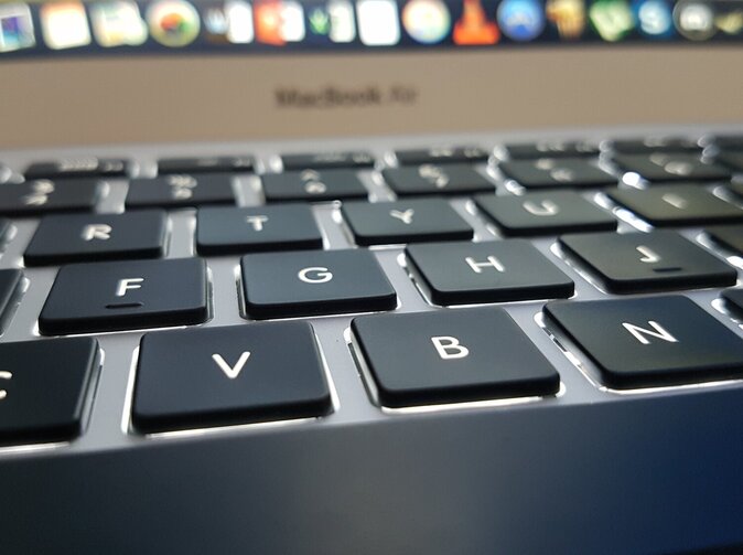 N�mci komunikuj� s pojistiteli nejrad�ji p�es e-mail