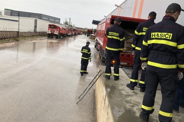 Konvoj HZS R v centrlnm skladu eckho Hasiskho sboru