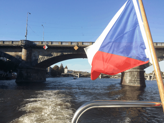 Posledn vzva k vyplut! as na vmnu prkazu zpsobilosti k veden plavidla se krt