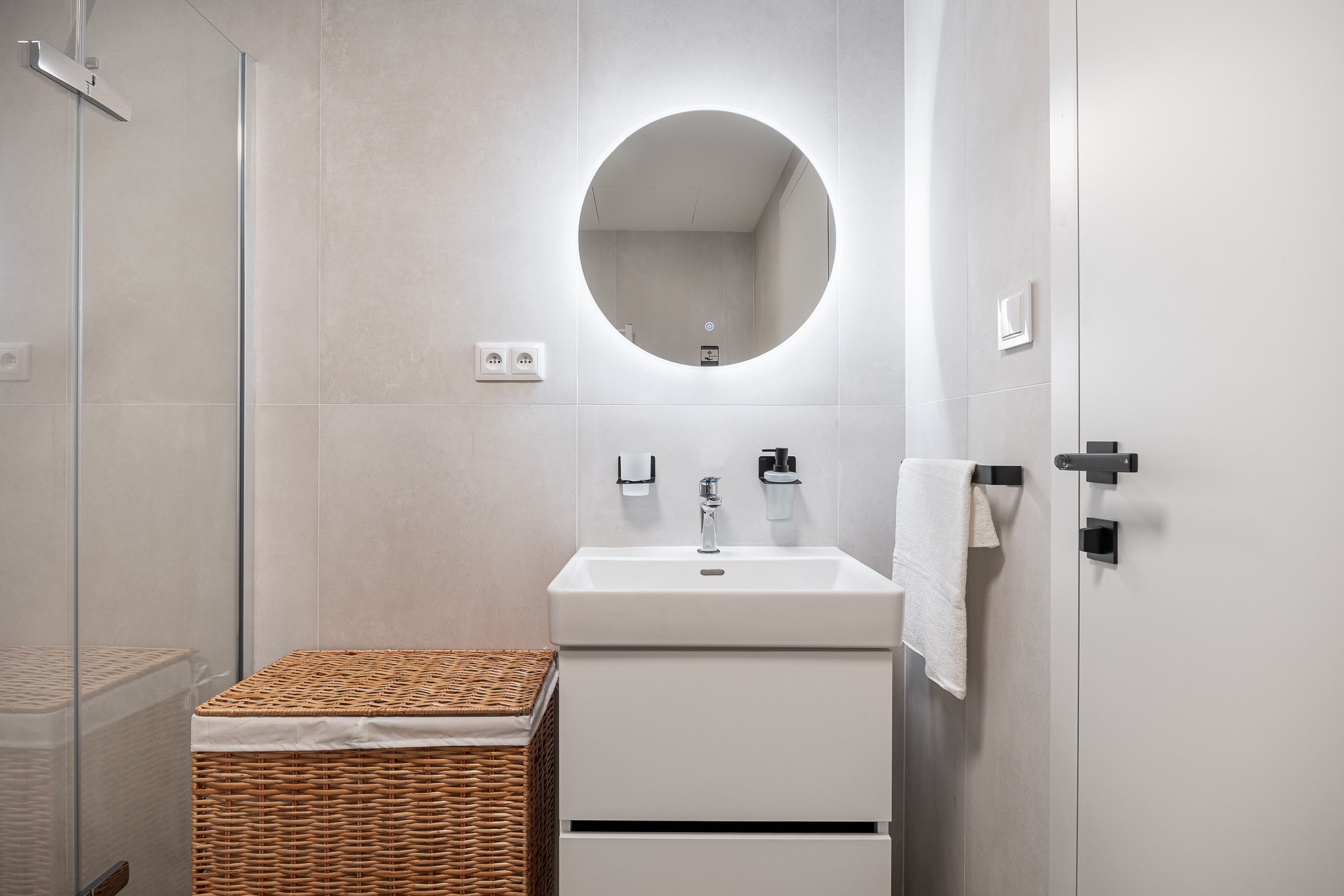 ilustrační koupelna interiér