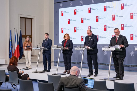 Hlavní body zasedání vlády shrnula na tiskové konferenci vicepremiérka a ministryně financí Alena Schillerová, 26. října 2026.