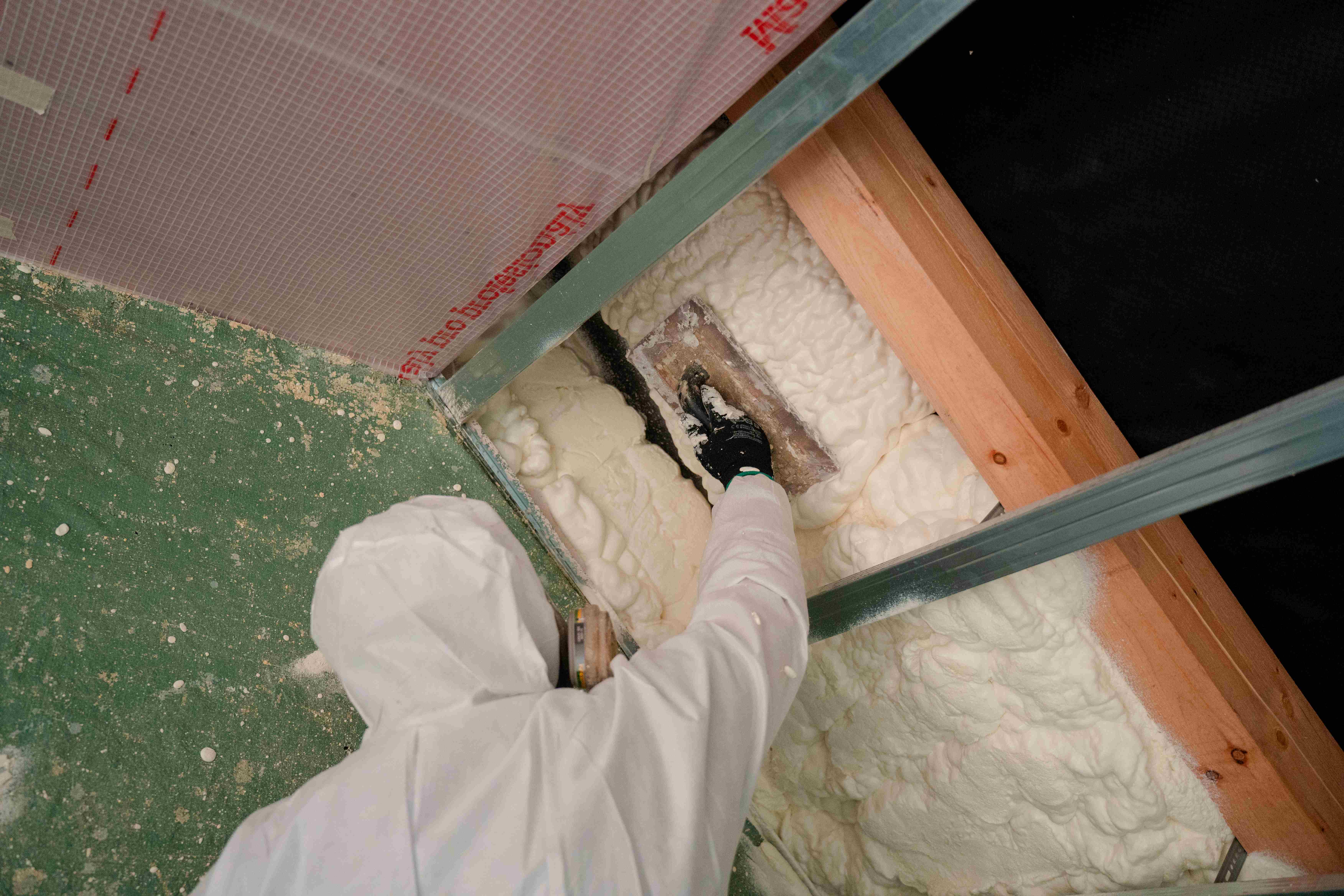 stříkaná izolace ilustrační