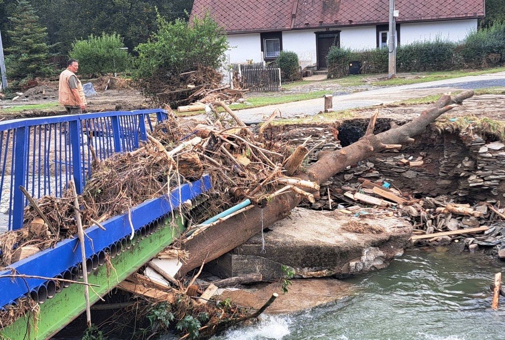 Mra destrukce je obrovsk, postavit mosty bude technicky i asov nron