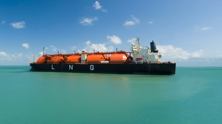 tanker s plynem ilustrační