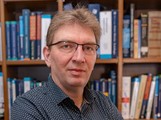 MUDr. Radek Majer�in