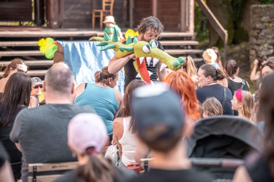 Jak slon dostal chobot - loutkové divadlo pro nejmenší 1