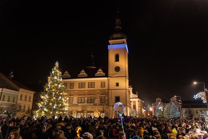 Staromstsk nmst s rozsvcenm vnonm stromem. Foto Zdenk Koln