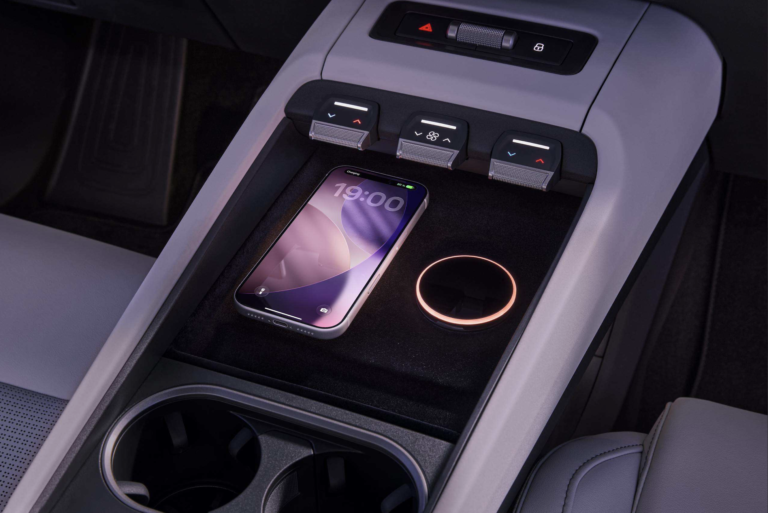 I otevírání dveří je zážitek, říká designér SUV Peaq