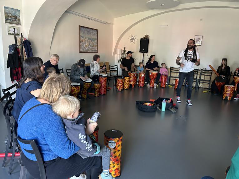 Tokhi si dokázal získat publikum. Nikdo se nenudil.