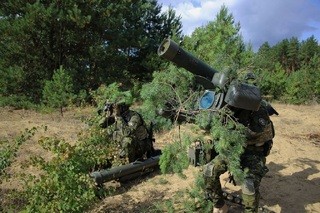 Strakoničtí vojáci s protiletadlovými komplety RBS-70 chránili vzdušný prostor v Pobaltí.