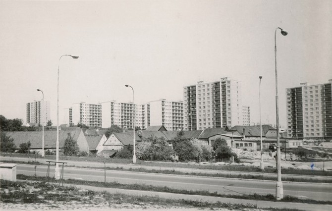 Foto: K nrstu obyvatel msta Plzn pispla i vstavba velkch sdli. Na snmku z roku 1983 je zachyceno sdlit v Bolevci. Foto: Archiv msta Plzn, autor: Antonn ermk