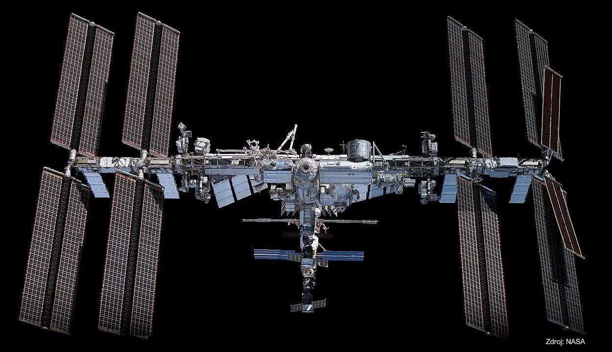 Pohled na ISS z lodi Dragon 8.11.2021