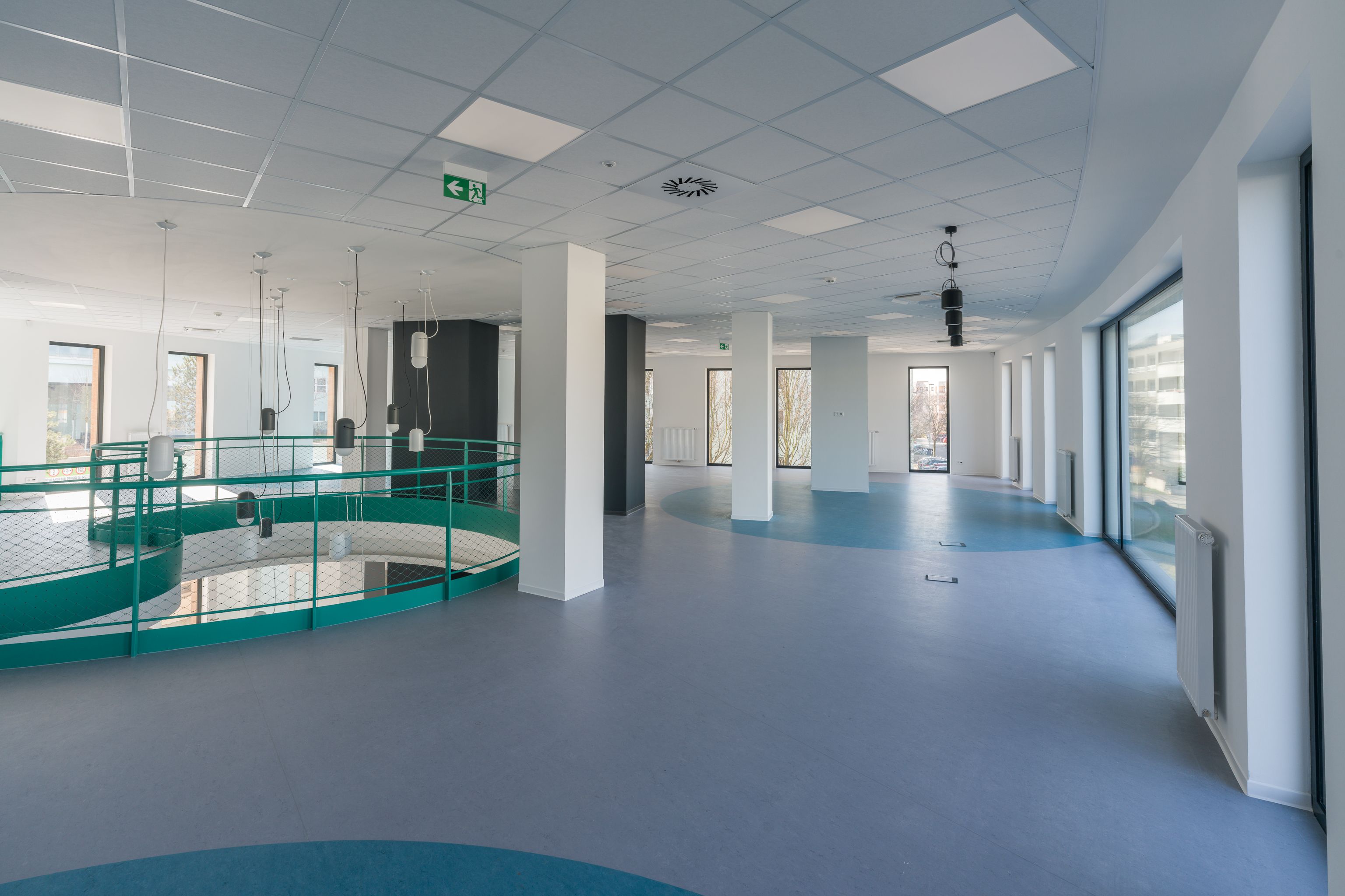 Polyfunkční budova interiér