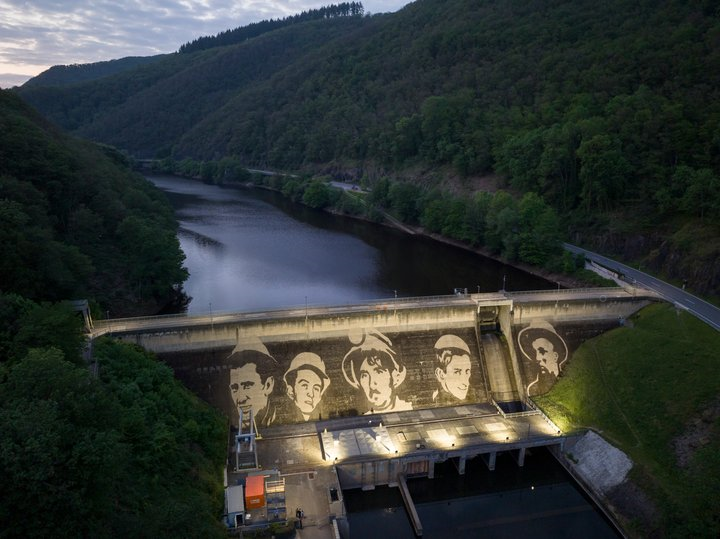 Vianden, Lucembursko velkoformátové reverzní graffity