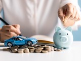 V Česku zaplatí majitelé aut za autopojištění méně než na Slovensku