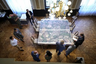 Ministr obrany jednal v Kr�lov�hradeck�m kraji o rozvoji vojensk� infrastruktury i potenci�ln�ch spole�n�ch projektech resortu a kraje 