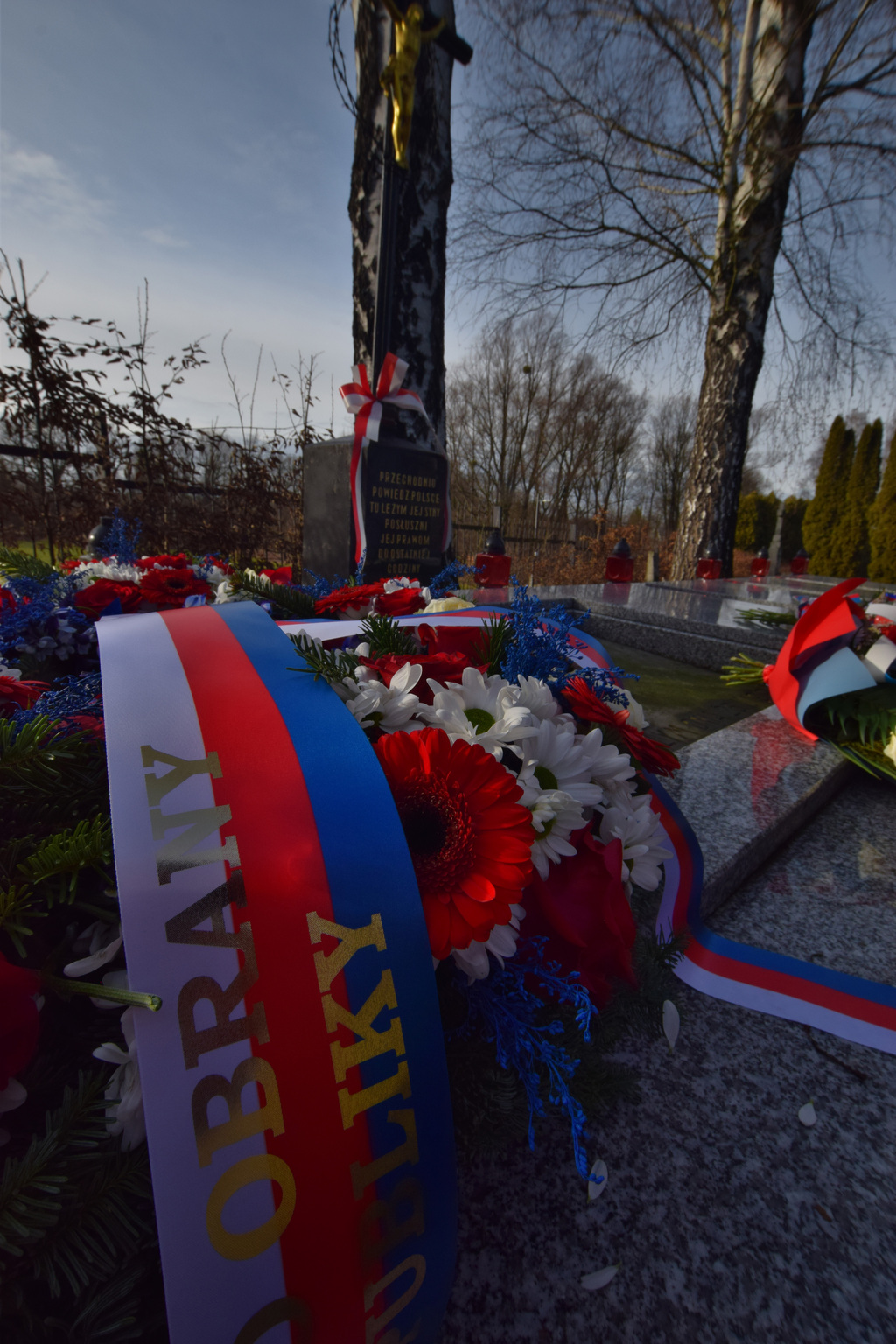 V Orlov byl slavnostn odhalen zrekonstruovan monumentln pomnk nad hroby 56 eskoslovenskch vojk 