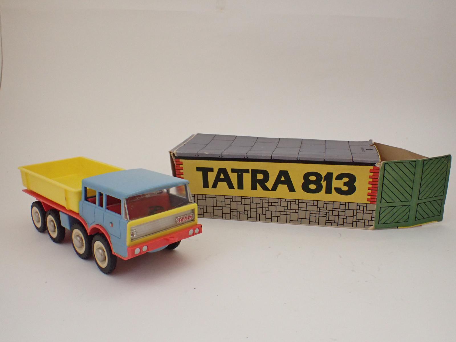 Tatra 813