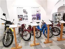 Muzeum vsadilo na rychlost a tradici. Vystavuje motocykly