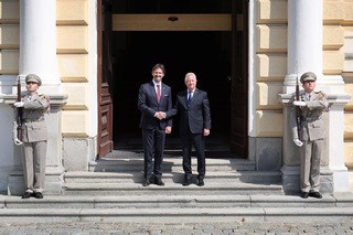 Minist�i obrany �esk� republiky a Slovensk� republiky Jarom�r Z�na a Robert Kali��k

