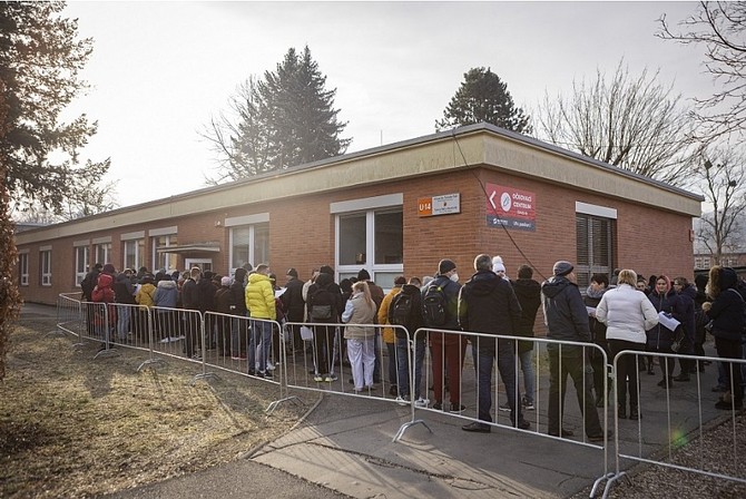 Asistenn centrum pomoci Ukrajin odbavilo 1179 lid