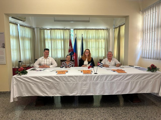 Hlasov�n� na velvyslanectv� �R v Havan�