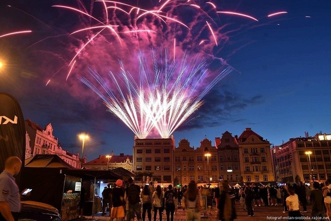 Historick vkend si uily tisce lid, vyvrcholil ohovou show a pyromuziklem