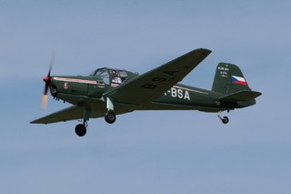  Zlín Z-381