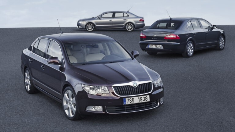 Král prostoru a dlouhých cest. Škoda Superb slaví čtvrt století