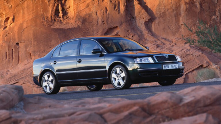 Král prostoru a dlouhých cest. Škoda Superb slaví čtvrt století