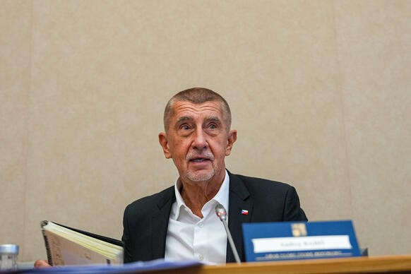 Premiér Andrej Babiš zahajuje další pravidelnou pondělní schůzi svého kabinetu, 1. června 2026.